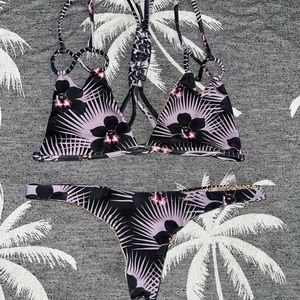 ✨SOLD✨Acacia swimwear modern pacific set
